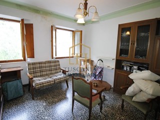 Trilocale in Vendita a Colle di Val D'Elsa, 75'000&euro;, 60 m²