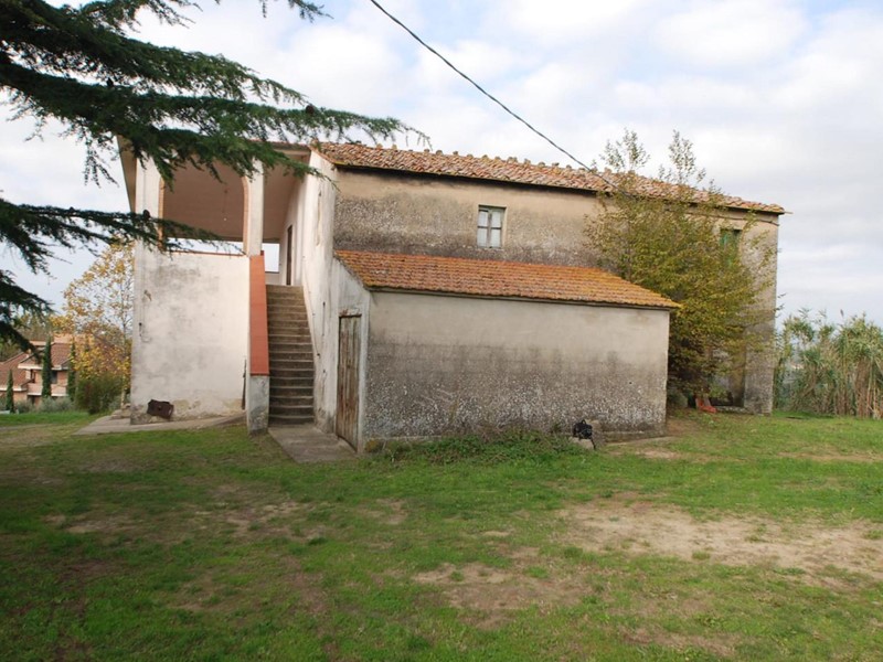 Casale in Vendita a Peccioli, zona Legoli, 310'000€, 420 m²