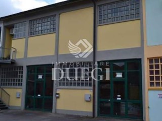 Capannone in Vendita a Massarosa, zona Bozzano, 189'000€, 200 m²