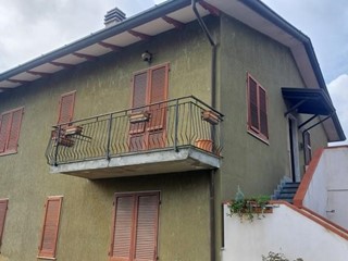 Casa Semi Indipendente in Vendita a Massa, 210'000€, 130 m², arredato