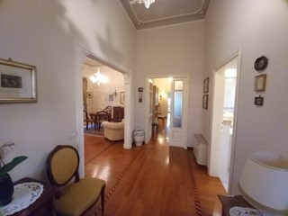 Casa Indipendente in Vendita a Cascina, 600'000€, 230 m², con Box