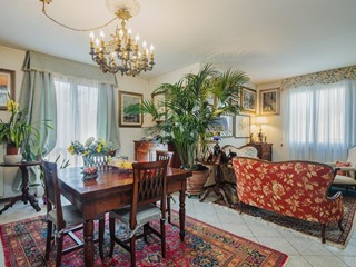 Villa bifamiliare in Vendita a Casciana Terme Lari, zona Quattro Strade, 340'000€, 180 m², con Box