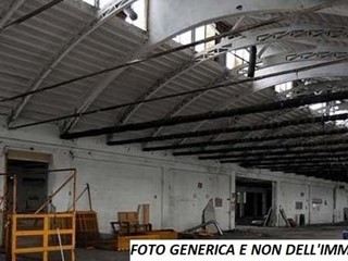 Capannone in Vendita a Santa Maria a Monte, zona Montecalvoli Basso, 4500 m²