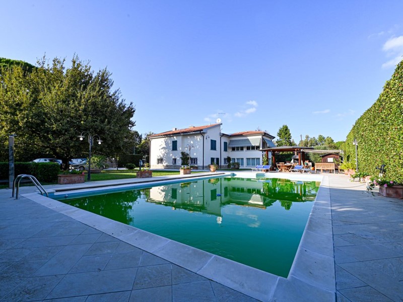 Villa in Vendita a Pisa, 1'790'000€, 330 m²