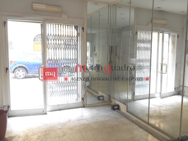 Attività commerciale in Affitto a Pisa, 900€, 40 m²