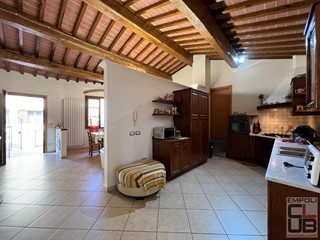 Casa Indipendente in Vendita a Empoli, zona Villanuova, 310'000€, 140 m², arredato