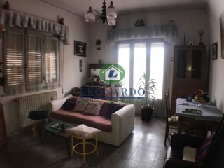 Villa bifamiliare in Vendita a Buggiano, zona Borgo a Buggiano, 340'000€, 260 m², con Box