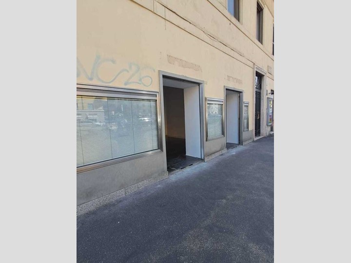 Immobile commerciale in Affitto a Roma, zona Appia nuova, 5'300€, 165 m²