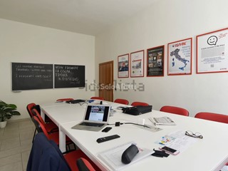 Ufficio in Affitto a Crema, 200€, 100 m²