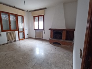 Trilocale in Vendita a Sassofeltrio, zona Fratte, 80'000&euro;, 120 m²