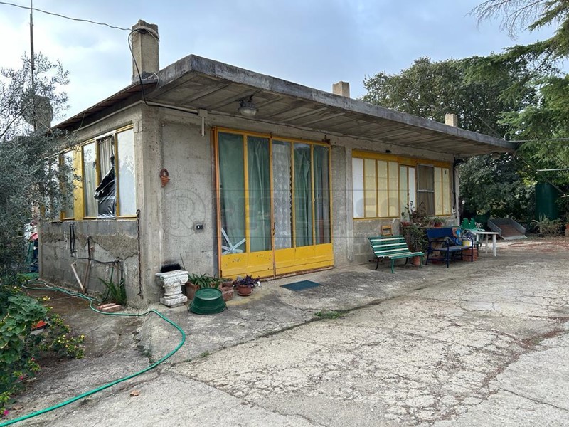 Casa Indipendente in Vendita a Caltanissetta, 79'000€, 109 m²