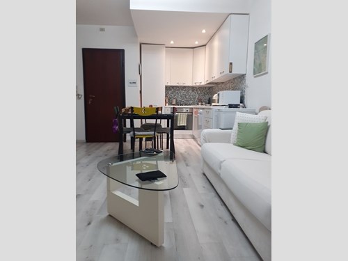 Bilocale in Vendita a Carrara, zona Marina di Carrara, 168'000€, 60 m², arredato