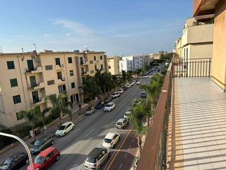 Appartamento in Vendita a Alcamo, zona VIALE ITALIA, 129'000€, 160 m²