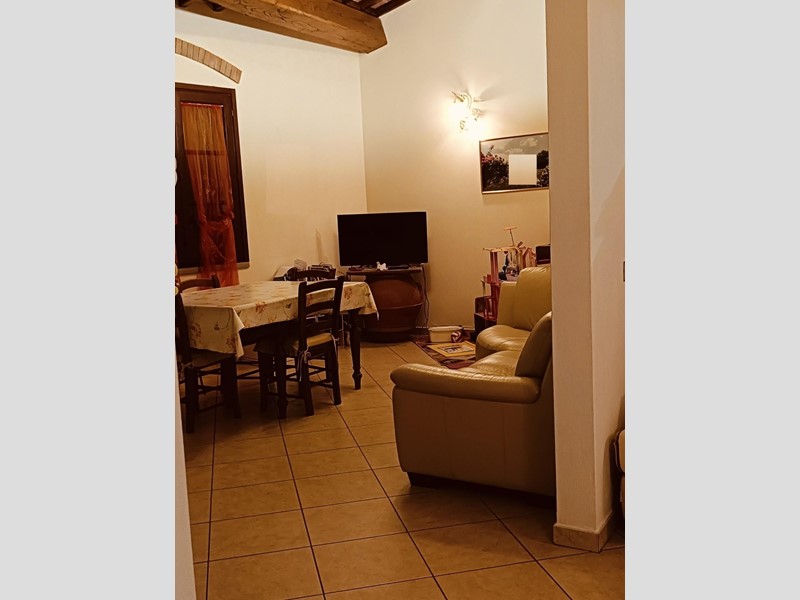 Villetta a schiera in Vendita a Empoli, zona Villanuova, 310'000€, 150 m², con Box