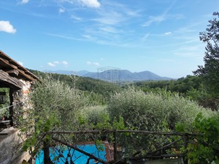 Casale in Vendita a Lucca, 550'000€, 200 m²