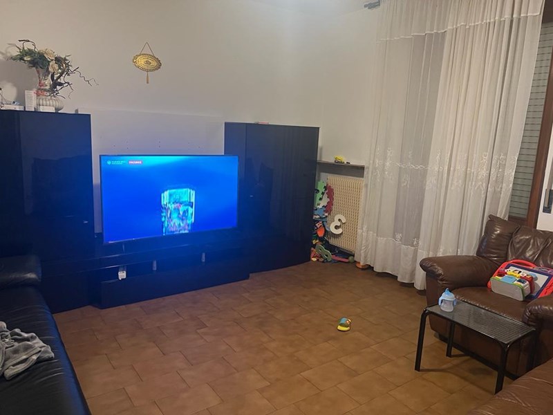 Trilocale in Vendita a Cadeo, 85'000€, 85 m², arredato, con Box