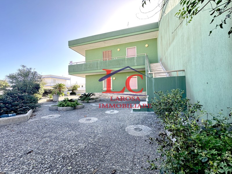 Casa Indipendente in Vendita a Melendugno, zona San Foca, 265'000€, 162 m², arredato