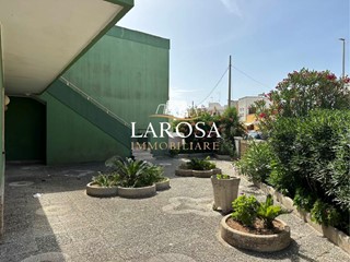 Quadrilocale in Vendita a Melendugno, zona San Foca, 125'000€, 81 m², arredato