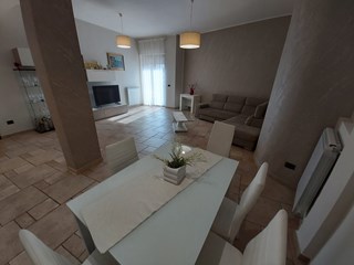 Quadrilocale in Vendita a Montoro, zona san pietro, 190'000€, 170 m²