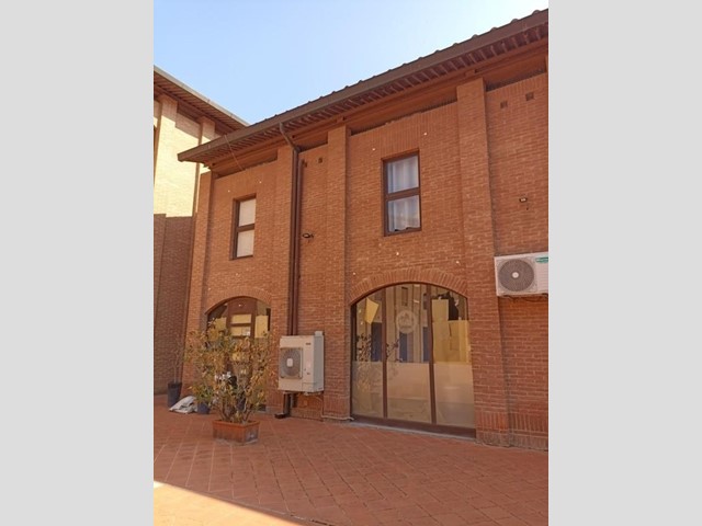 Negozio in Affitto a Pisa, 1'500€, 120 m²
