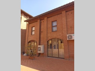 Negozio in Affitto a Pisa, 1'500€, 120 m²