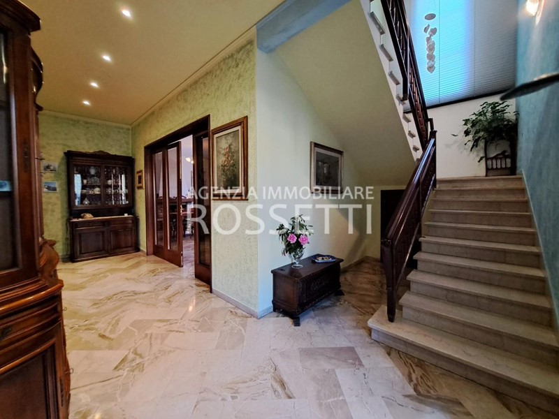 Villa in Vendita a Fucecchio, 420'000€, 260 m²