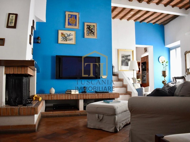 Appartamento in Vendita a Colle di Val D'Elsa, 330'000&euro;, 164 m²