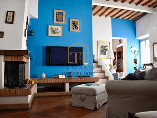 Appartamento in Vendita a Colle di Val D'Elsa, 330'000&euro;, 164 m²