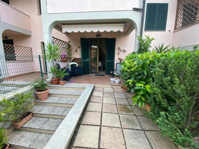 Bilocale in Vendita a Castellina Marittima, 135'000€, 50 m², con Box