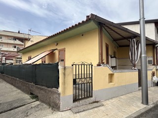 Casa Semi Indipendente in Vendita a Catanzaro, zona Santa Maria, 49'000&euro;, 60 m²