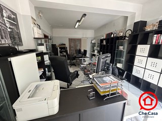 Ufficio in Vendita a Cesena, zona Villa Chiaviche, 124'000€, 40 m²