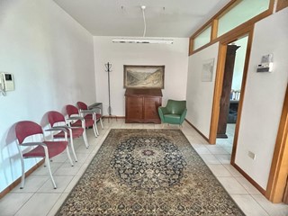Ufficio in Vendita a Cesena, 255'000€, 90 m²