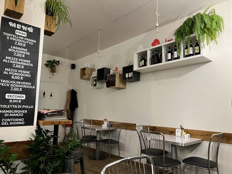 Attività commerciale in Vendita a Bussolengo, 25'000€, 70 m²
