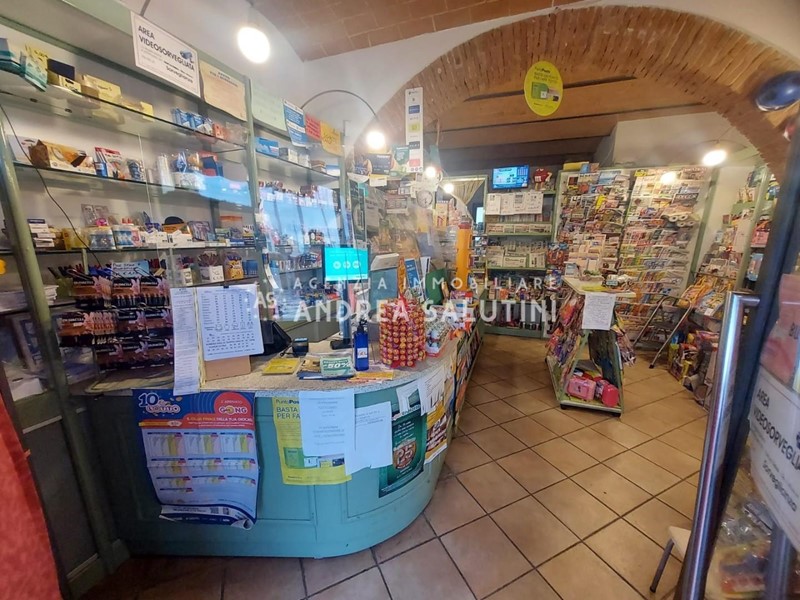 Attività commerciale in Vendita a Pontedera, zona Pardossi, 135'000€, 50 m²