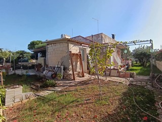 Villa in Vendita a Siracusa, 139'000&euro;, 83 m²