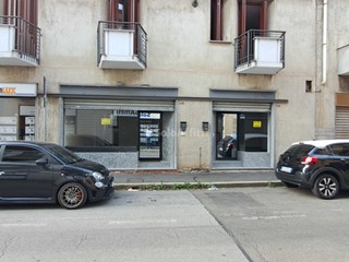 Capannone in Affitto a Cesano Maderno, 700€, 70 m²