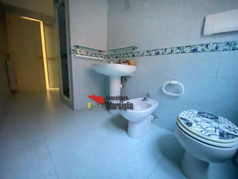 Casa Indipendente in Vendita a Sanremo, 690'000€, 266 m², con Box