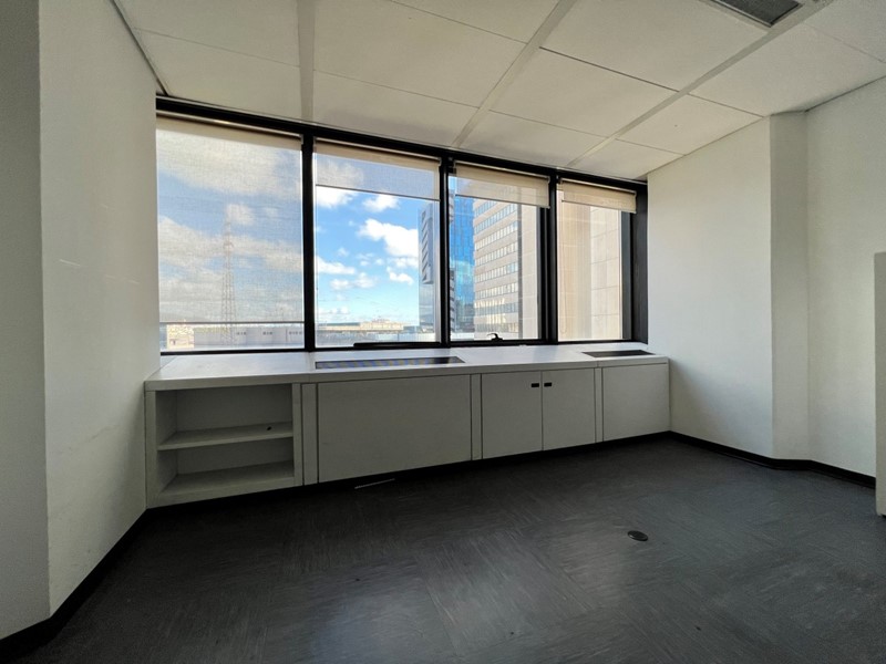 Ufficio in Affitto a Genova, zona Sampierdarena, 1'000€, 100 m²