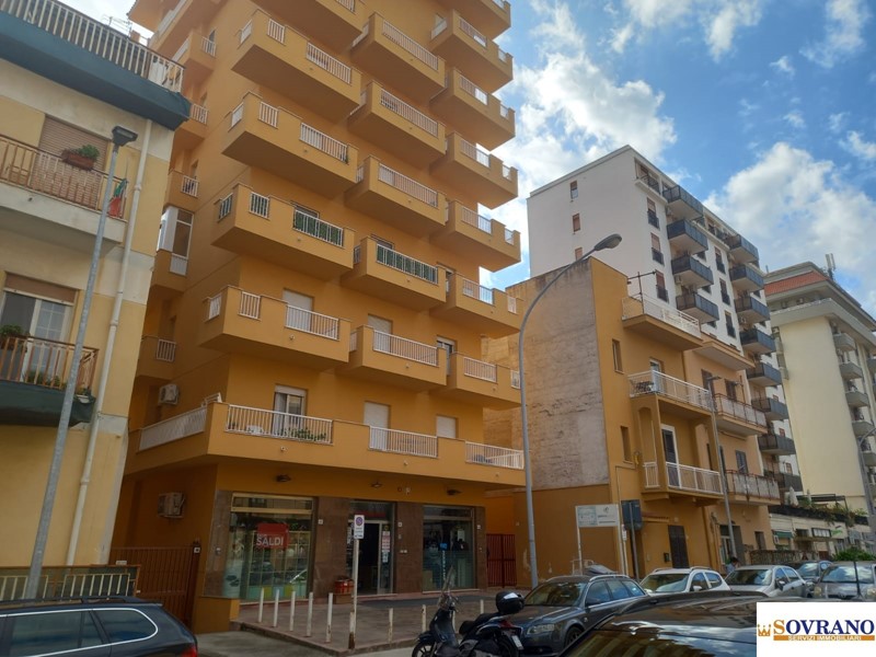 Quadrilocale in Vendita a Palermo, 269'000€, 118 m²