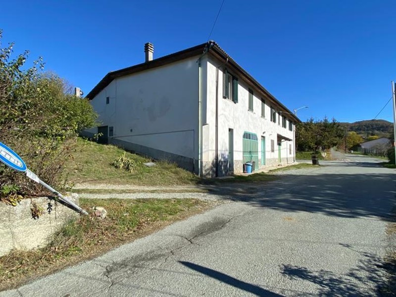 Casa Indipendente in Vendita a Cartosio, 200'000€, 350 m²