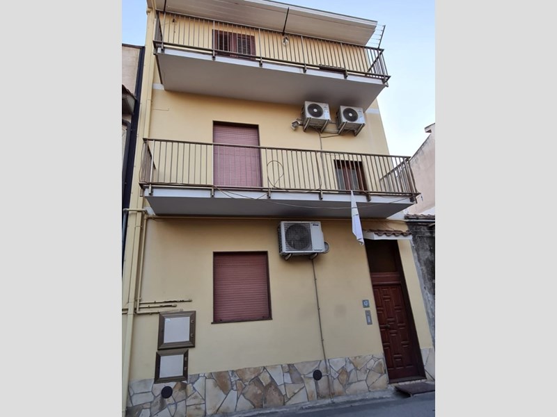 Casa Indipendente in Vendita a Furnari, zona Tonnarella , 185'000€, 225 m², arredato