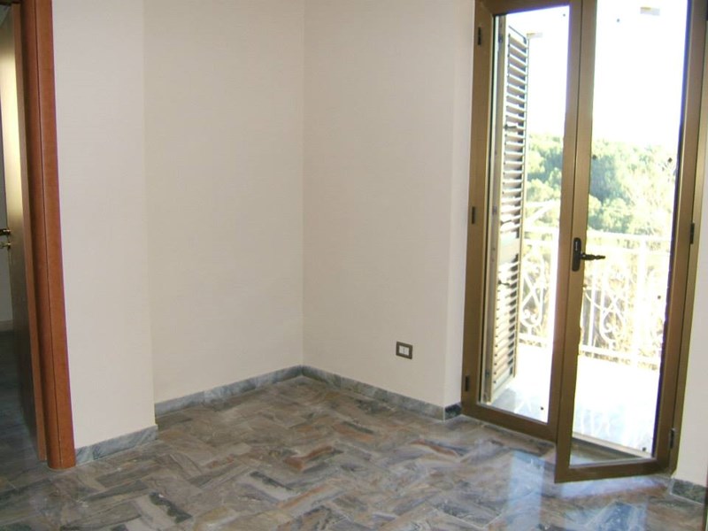 Appartamento in Vendita a Rovito, zona Pianette di Rovito, 80'000€, 100 m²