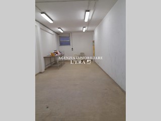 Box in Vendita a Pontedera, 48'000€, 40 m², con Box