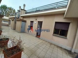 Attico in Vendita a Viareggio, 250'000€, 90 m², arredato