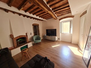 Appartamento in Vendita a Campiglia Marittima, 300'000&euro;, 150 m²