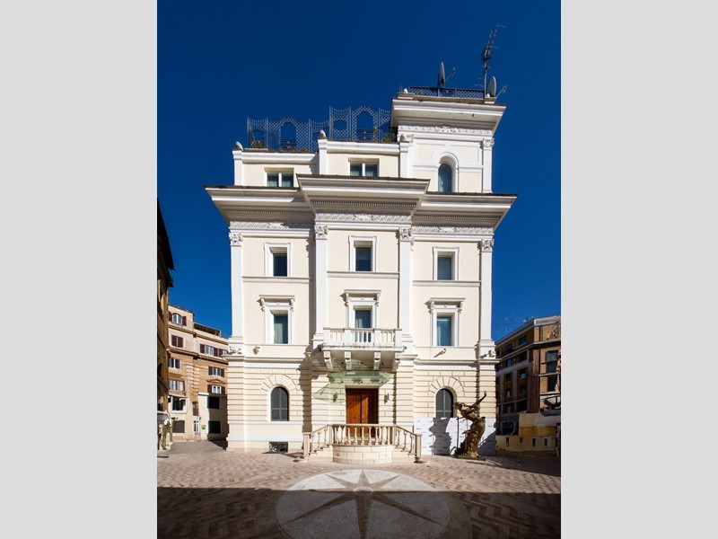 Appartamento in Vendita a Roma, zona Policlinico, 1650 m²
