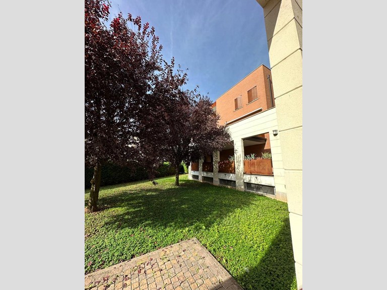 Attico in Vendita a Mantova, zona Belfiore, 500'000€, 210 m²