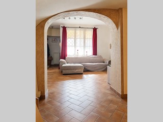 Quadrilocale in Vendita a Peccioli, zona Fabbrica, 89'000&euro;, 75 m²