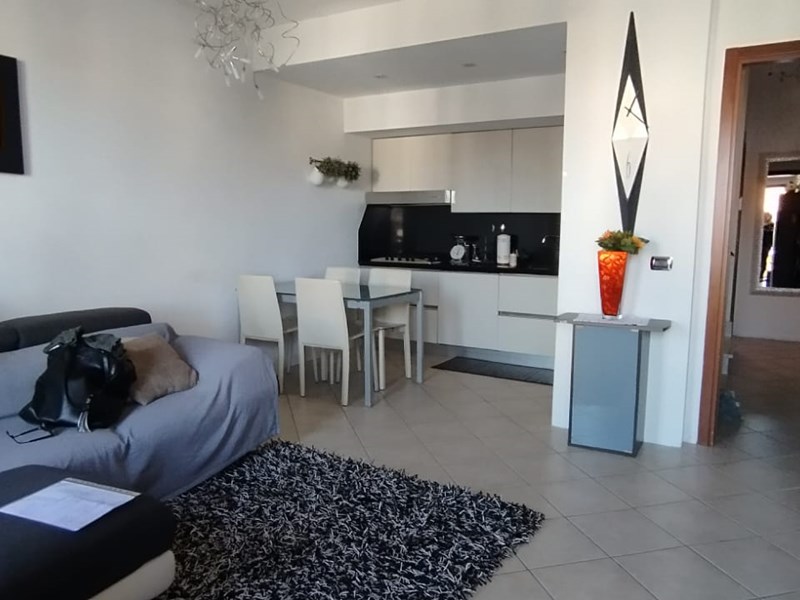 Appartamento in Vendita a Massa, zona Centro, 250'000€, 87 m²