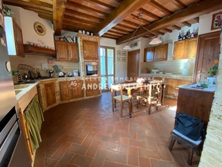 Casa Indipendente in Vendita a Capannoli, 369'000€, 300 m², con Box